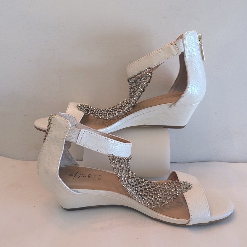 Thalia Sodi cream low wedge metallic mesh shoes Size 7
